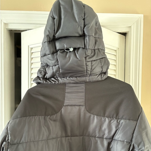 Patagonia Winter/Snowboard Coat - Picture 3 of 6